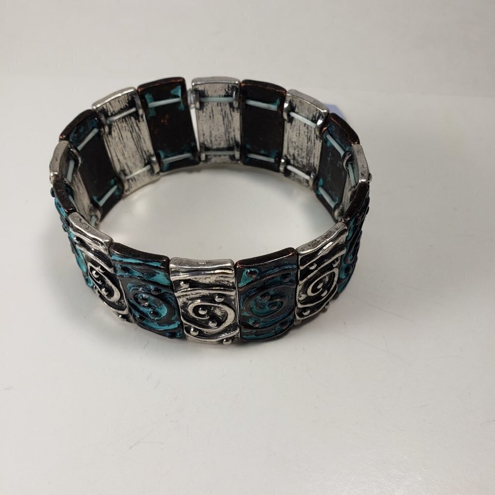 Periwinkle & Antique Blue Stretch Bracelet Textured Silver Metal w/ Black Accent - Picture 4 of 5